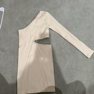 Pretty Little Thing Cutout Long-sleeve Dress